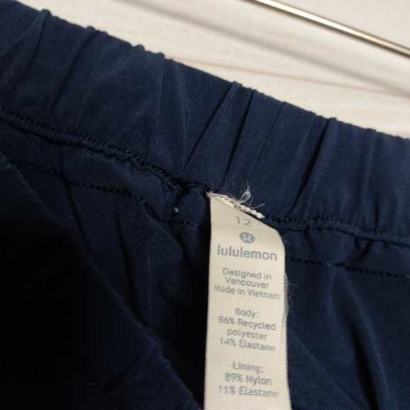Lululemon Wanderer Crop Navy Blue Pants - Picture 6 of 7
